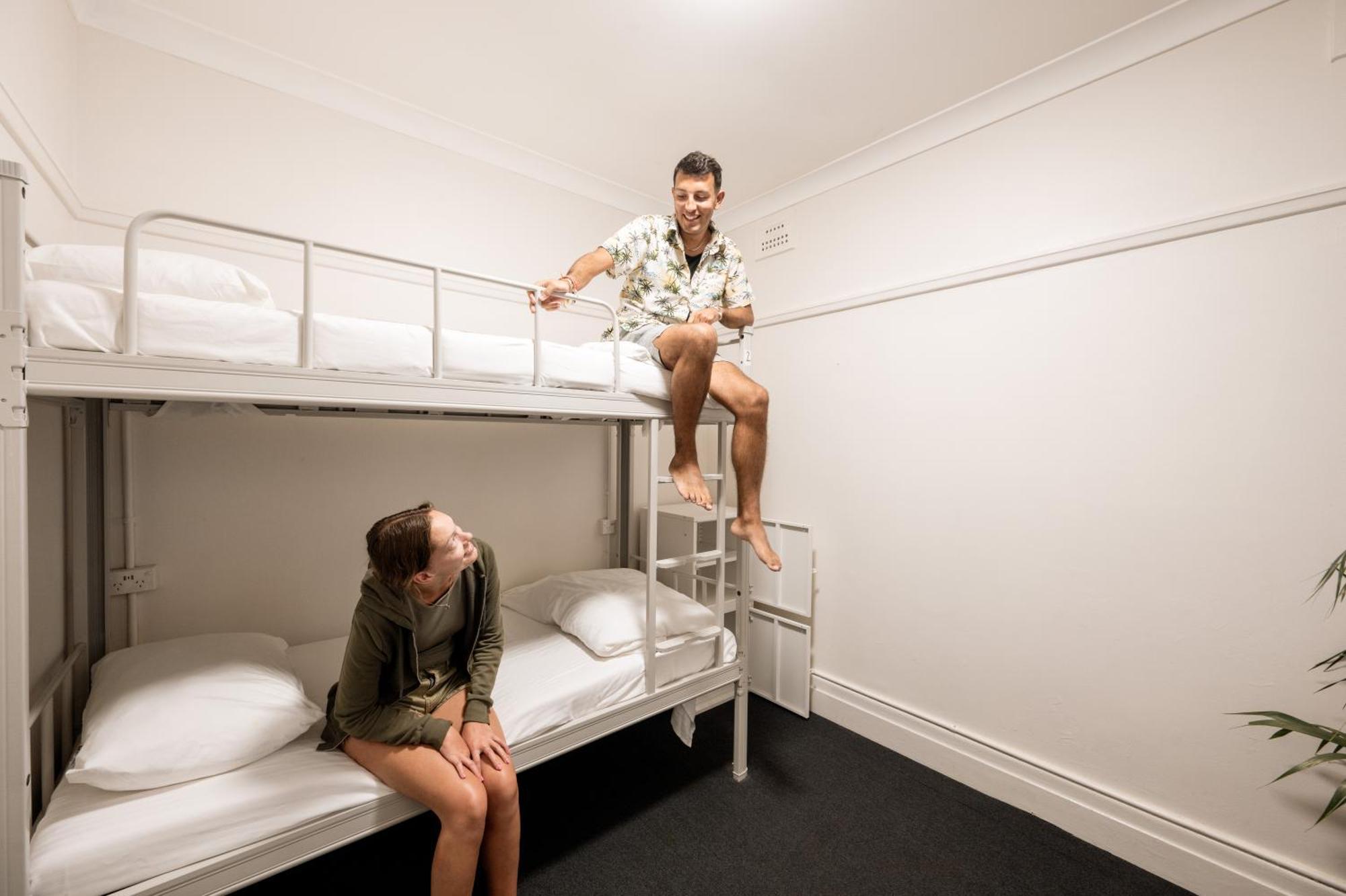 Хостел Urban Nomad Potts Point - 18 To 39 Only Сидней Экстерьер фото